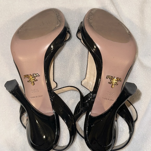 Prada- Made in Italy Taffetas Vogue Black. Heels - Picture 6 of 13